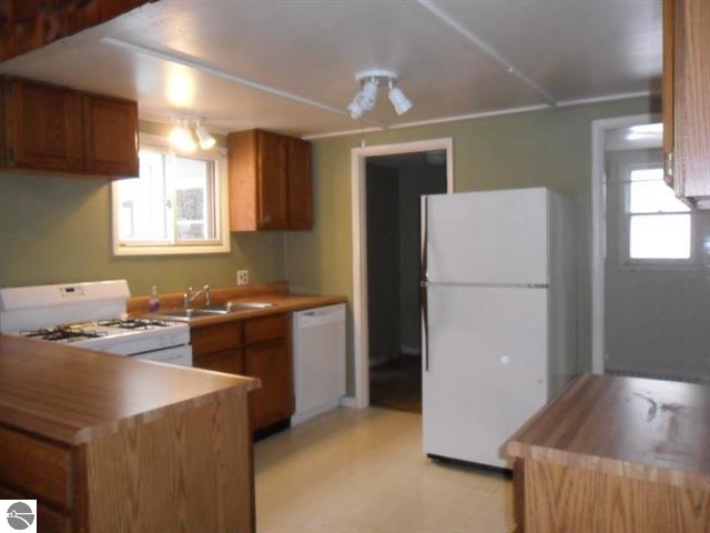 4031 West 48 Road Cadillac, MI 49601 - Photo 4 of 12 1793615-3.JPG
