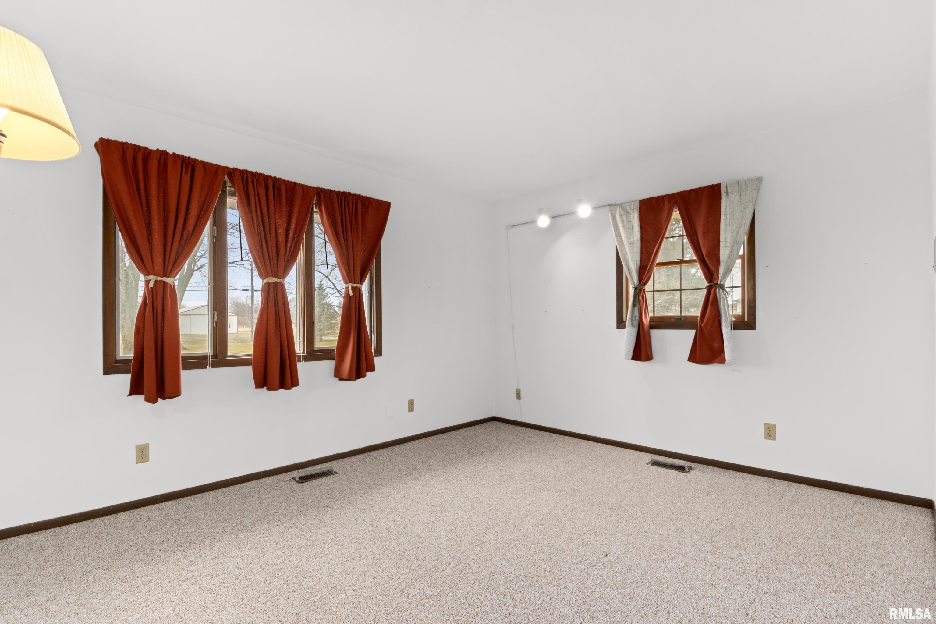 13620 North Wayne Road Chillicothe, IL 61523 - Photo 18 of 45 Gallery Image 18