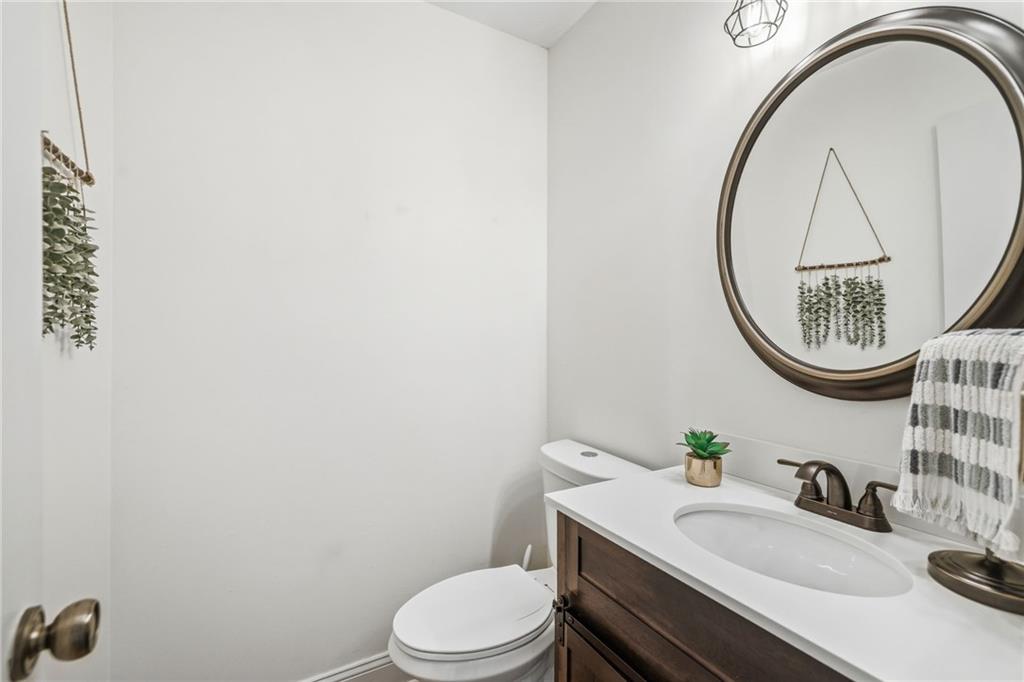 10577 Riley Street Overland Park, KS 66212 - Photo 12 of 41