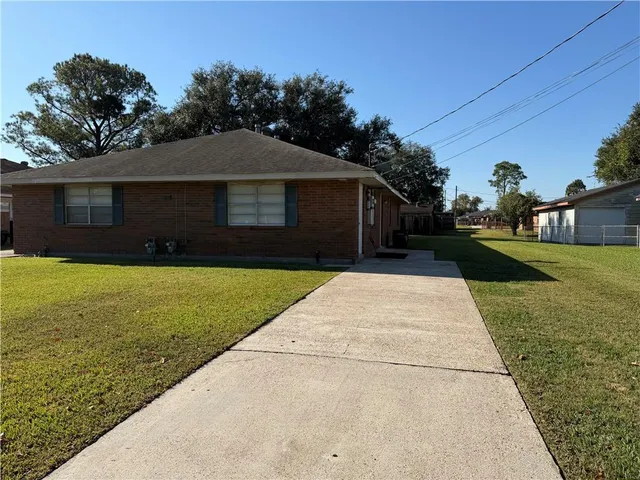 $1,250 | 104 Mu Street, Unit B, Belle Chasse, LA 70037