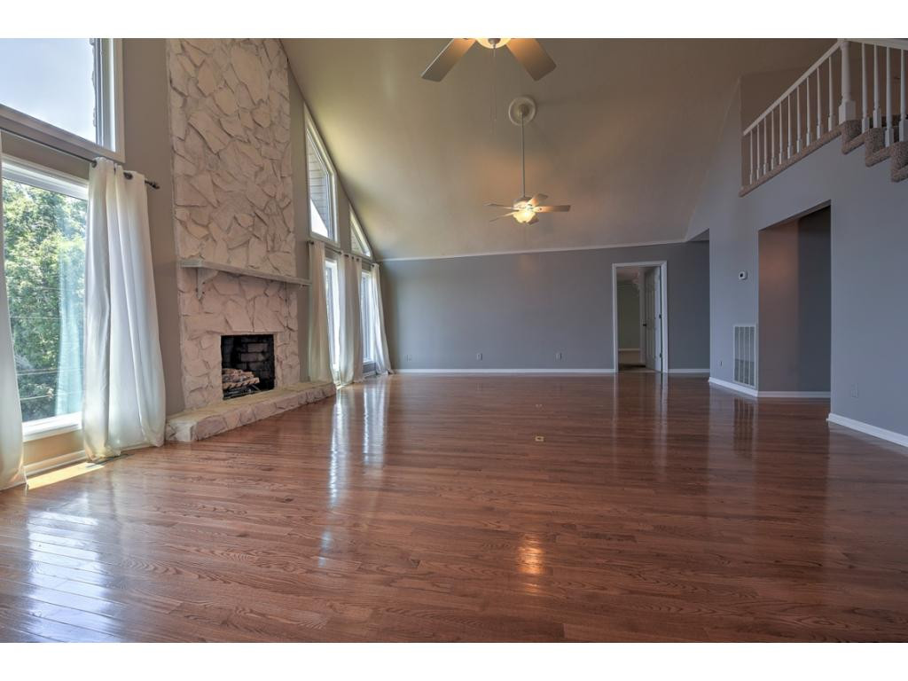 2324 Colonial View Road Kingsport, TN 37663 - Photo 3 of 36 Photo 3