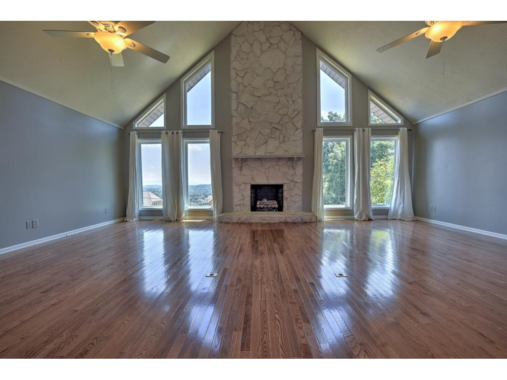 2324 Colonial View Road Kingsport, TN 37663 - Photo 5 of 36 Photo 5