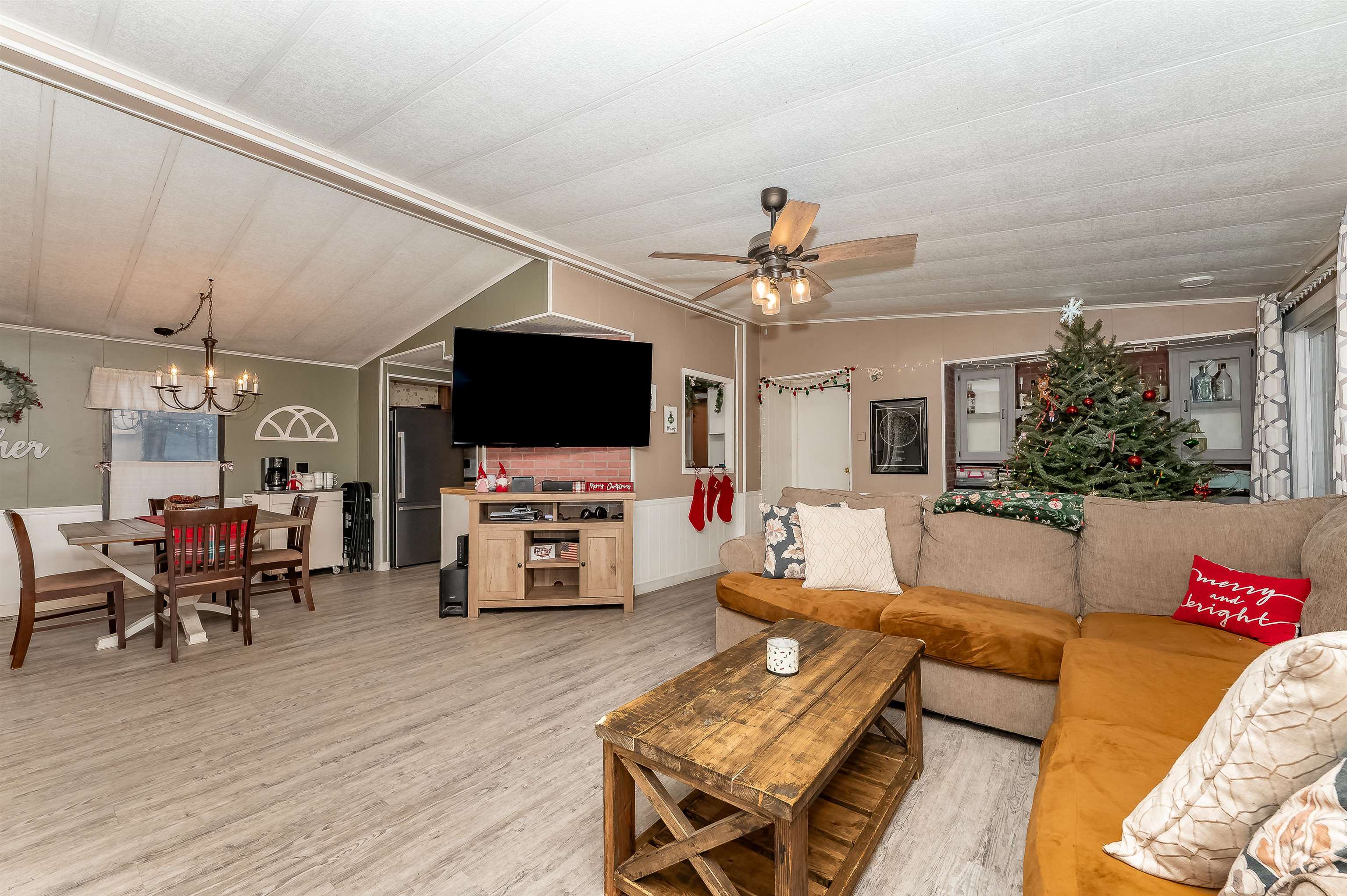 206 Milton Road Rochester, NH 03868 - Photo 3 of 26