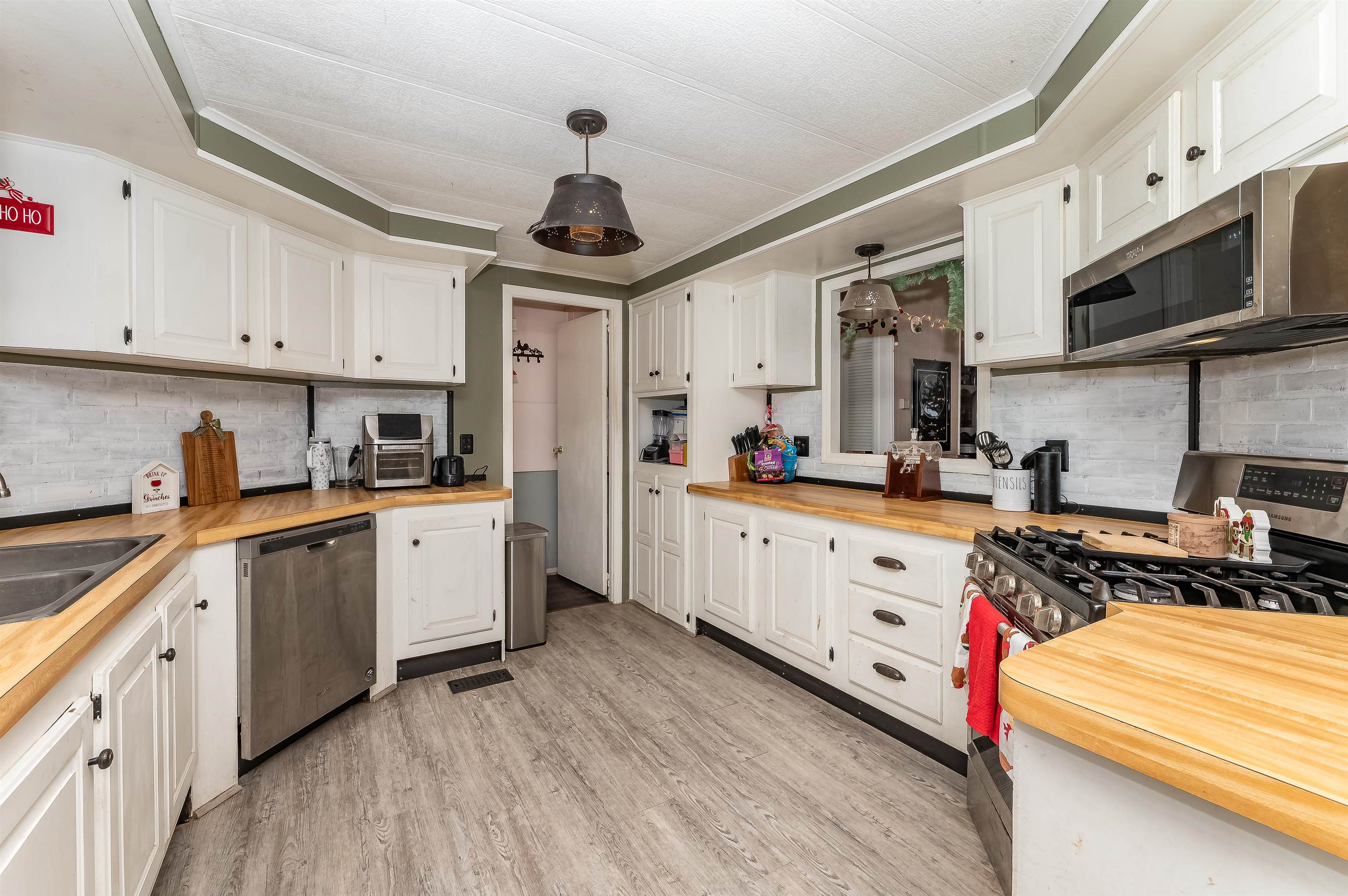 206 Milton Road Rochester, NH 03868 - Photo 10 of 26