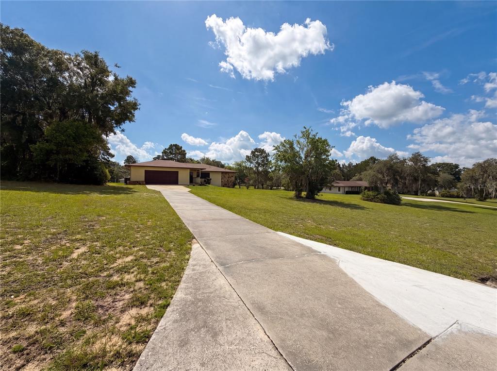 1641 South Valerie Point Inverness, FL 34452 - Photo 2 of 31