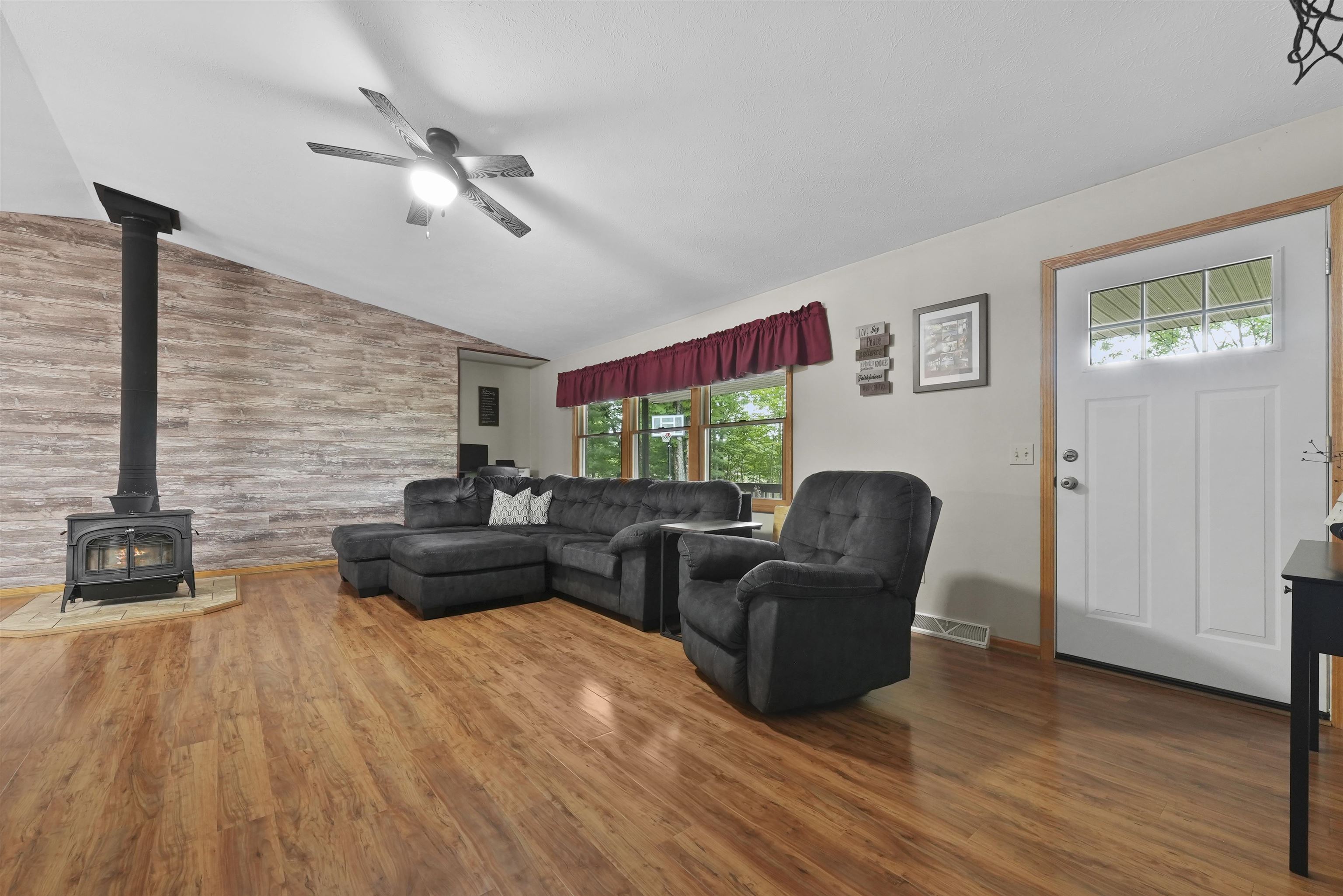 10944 West Kelly Road Lake City, MI 49651 - Photo 13 of 47 1925116-2eee3611-f7a0-4b82-9533-e61d868e467f.JPG