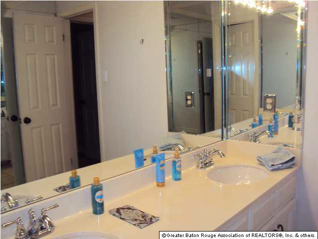 13411 Ridgeview Drive Baton Rouge, LA 70817 - Photo 8 of 10 Gallery Image 8