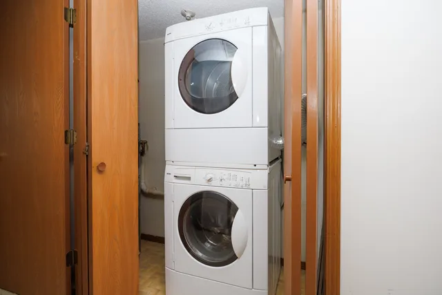 $109,900 | 1010 Arlene Court, Unit 15, Bloomington, IL 61701