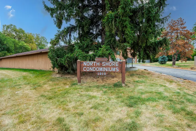 $109,900 | 1010 Arlene Court, Unit 15, Bloomington, IL 61701