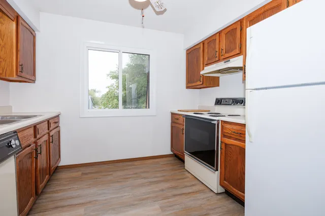 $109,900 | 1010 Arlene Court, Unit 15, Bloomington, IL 61701