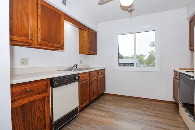 $109,900 | 1010 Arlene Court, Unit 15, Bloomington, IL 61701