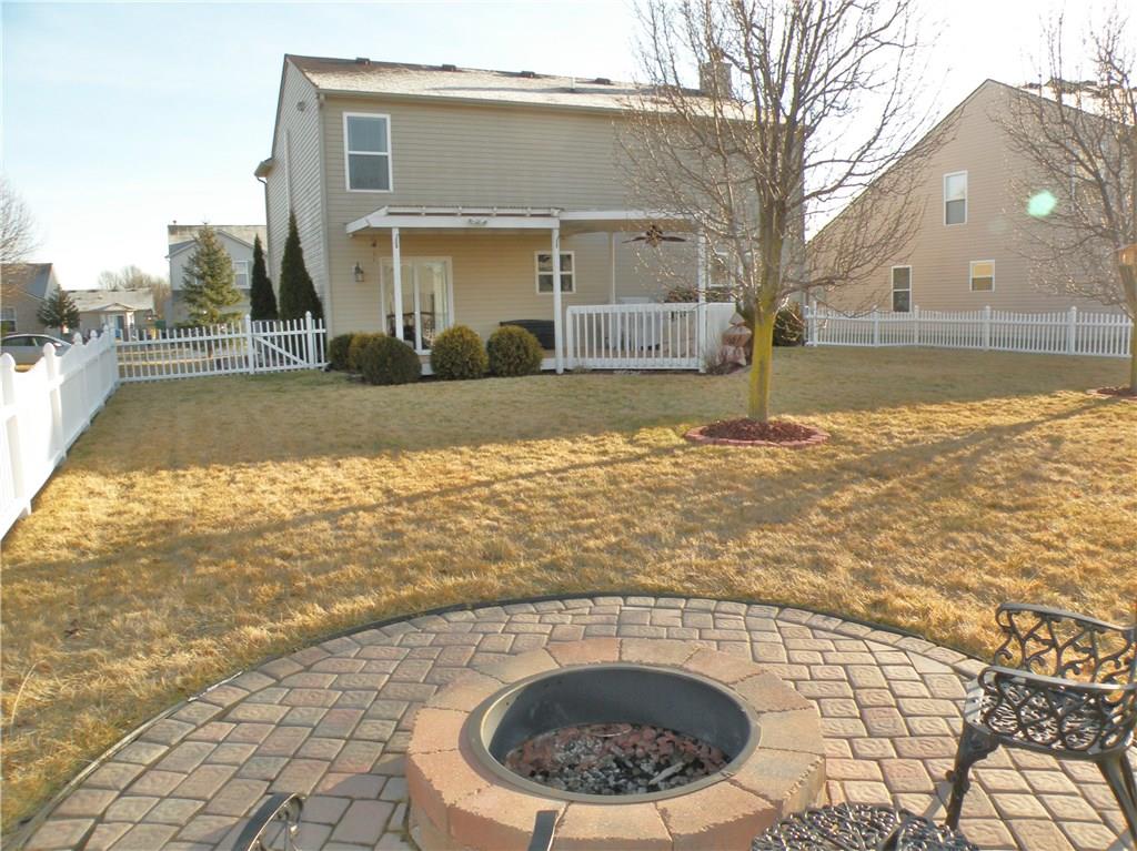 974 Needle Ridge Lane Brownsburg, IN 46112 - Photo 2 of 22 Gallery Image 2
