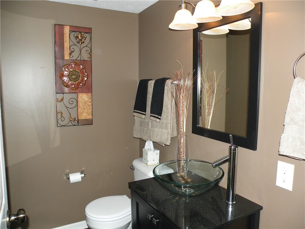 974 Needle Ridge Lane Brownsburg, IN 46112 - Photo 12 of 22 Gallery Image 12