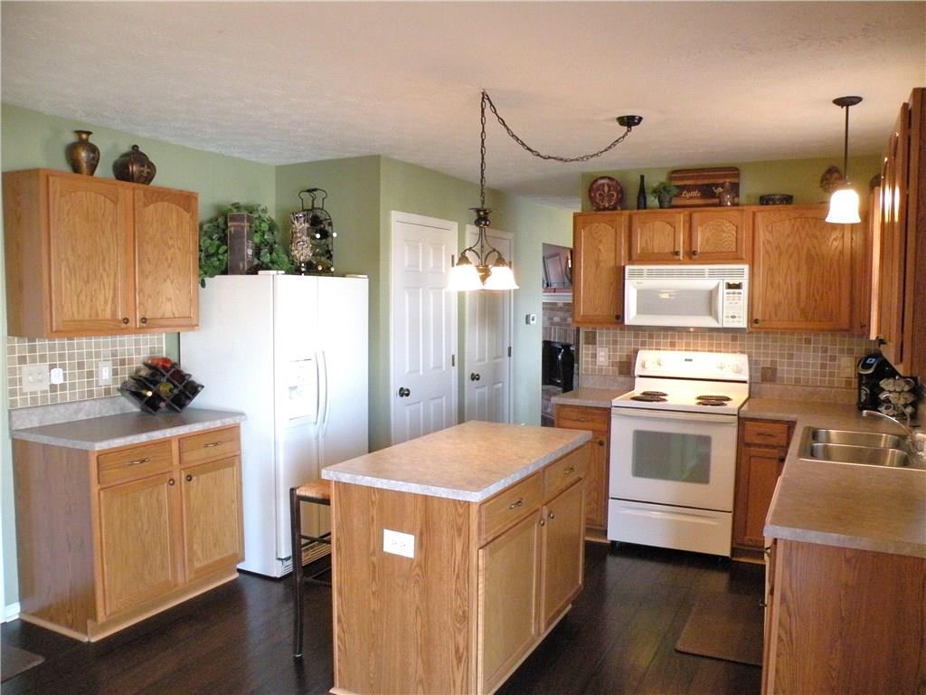 974 Needle Ridge Lane Brownsburg, IN 46112 - Photo 5 of 22 Gallery Image 5
