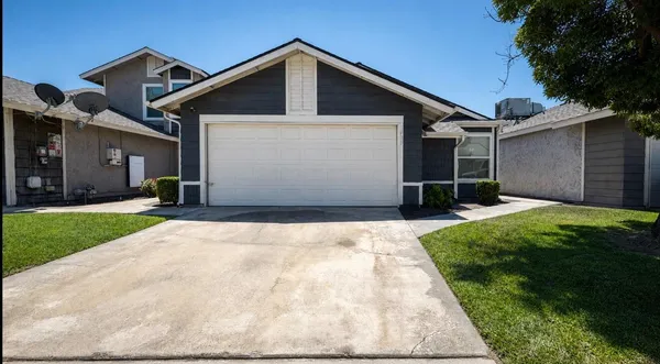 $320,000 | 1403 East Sunnyview Avenue, Visalia, CA 93292