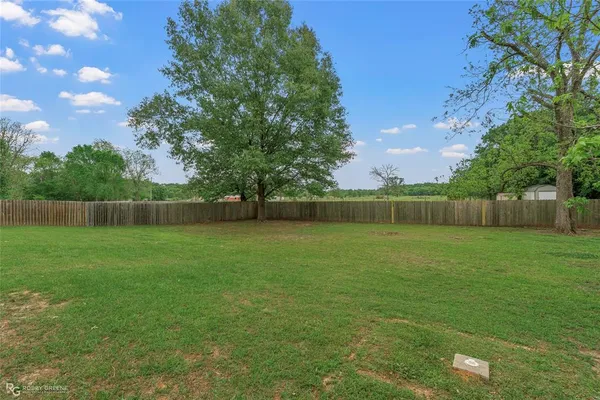 $374,500 | 102 Dogwood S Lane, Haughton, LA 71037