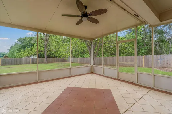 $374,500 | 102 Dogwood S Lane, Haughton, LA 71037