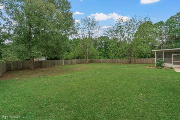 $374,500 | 102 Dogwood S Lane, Haughton, LA 71037