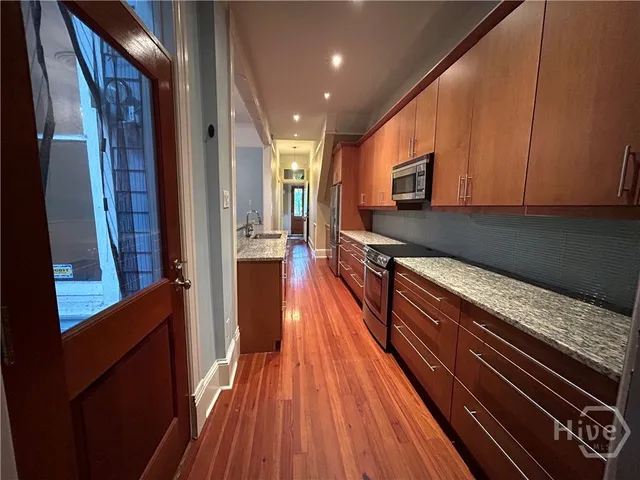 $2,350 | 413 East Huntingdon Street, Unit ALOWER, Savannah, GA 31401