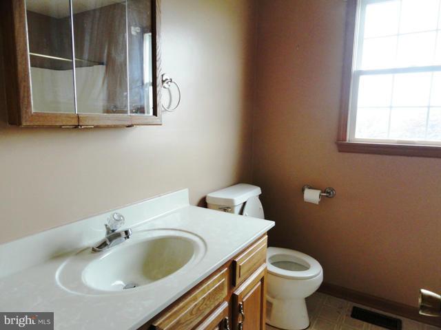 14639 St Paul Road Clear Spring, MD 21722 - Photo 17 of 23 Bath (Master)