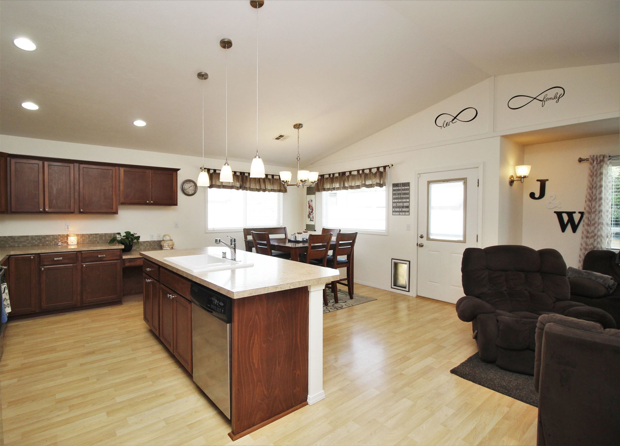 2315 South Adams Road Spokane Valley, WA 99037 - Photo 12 of 34