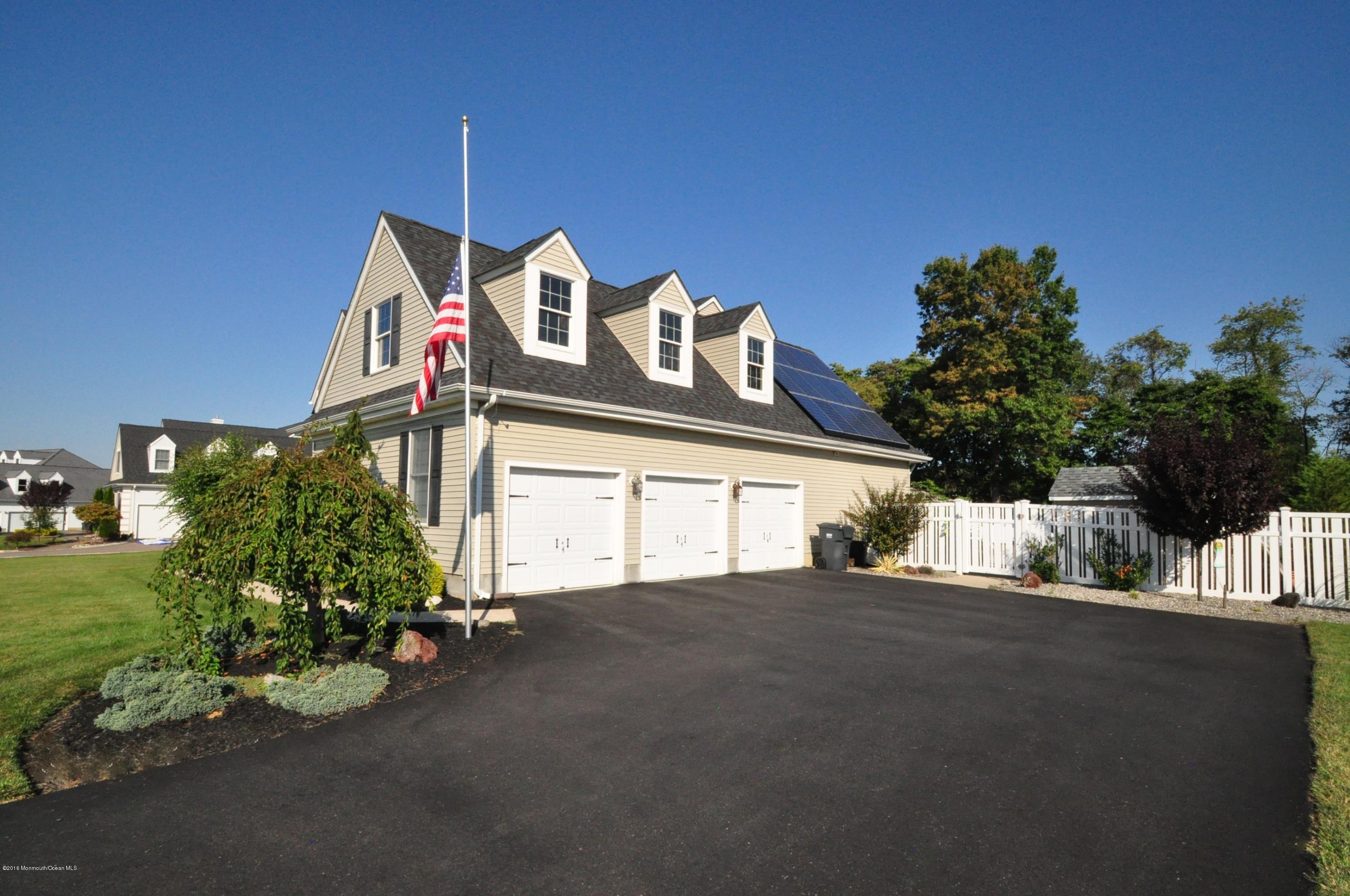 37 Great Bridge Road Freehold, NJ 07728 - Photo 28 of 34 23 - Driveway (2)