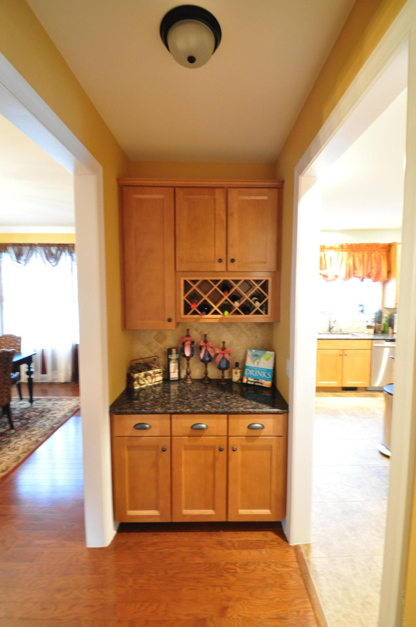 37 Great Bridge Road Freehold, NJ 07728 - Photo 4 of 34 5 - Butler Pantry