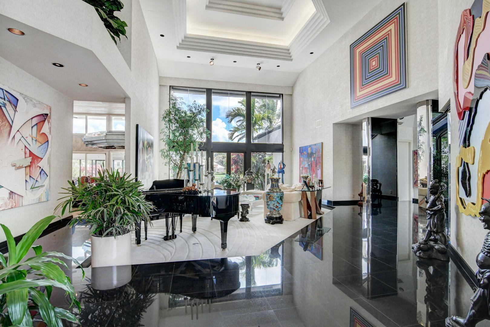 21168 Oakley Court Boca Raton, FL 33433 - Photo 3 of 23 LIVING ROOM
