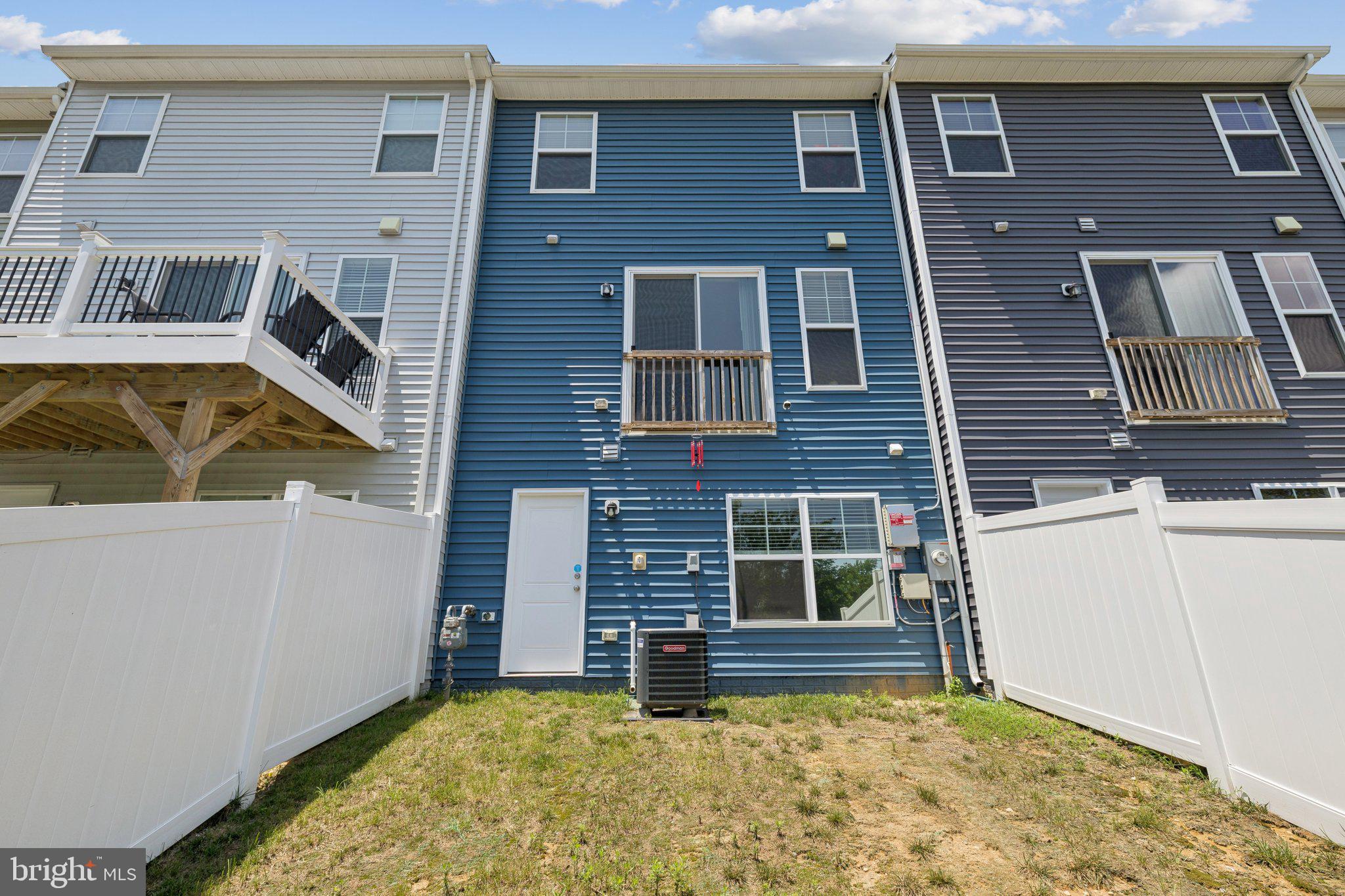 18255 Summit Pointe Drive Triangle, VA 22172 - Photo 3 of 23