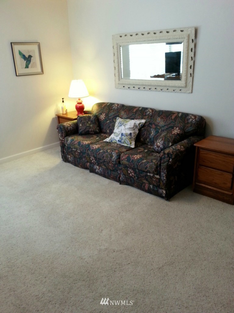 7554 South Sunnycrest Road Seattle, WA 98178 - Photo 12 of 17