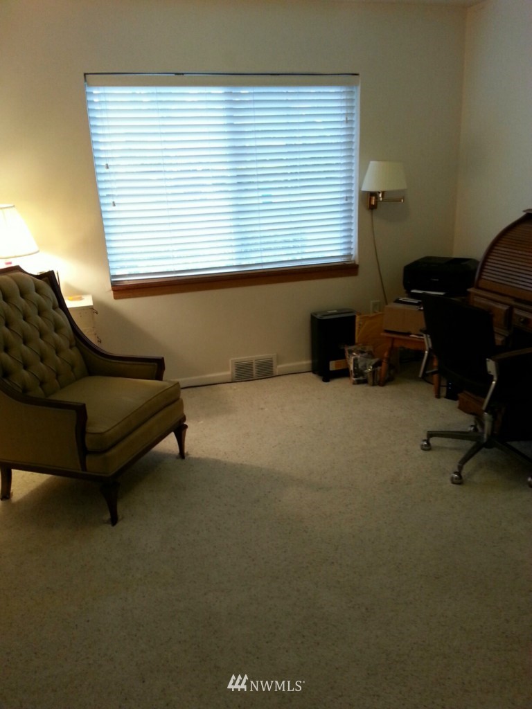 7554 South Sunnycrest Road Seattle, WA 98178 - Photo 15 of 17