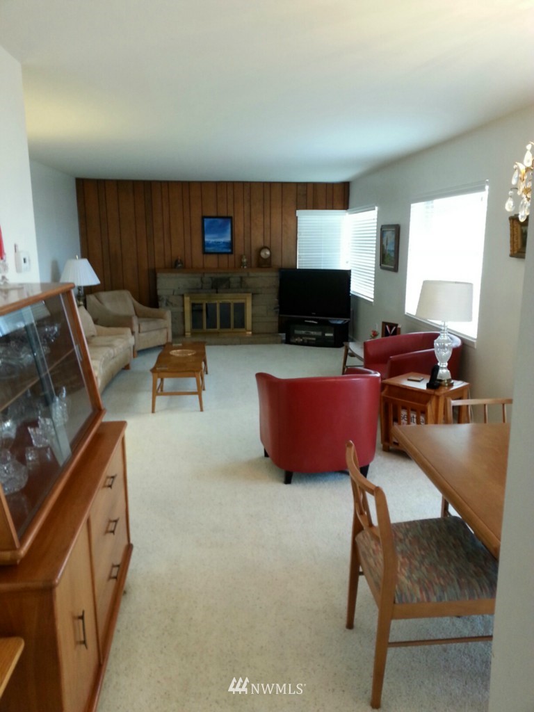 7554 South Sunnycrest Road Seattle, WA 98178 - Photo 5 of 17