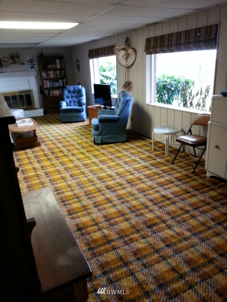7554 South Sunnycrest Road Seattle, WA 98178 - Photo 7 of 17