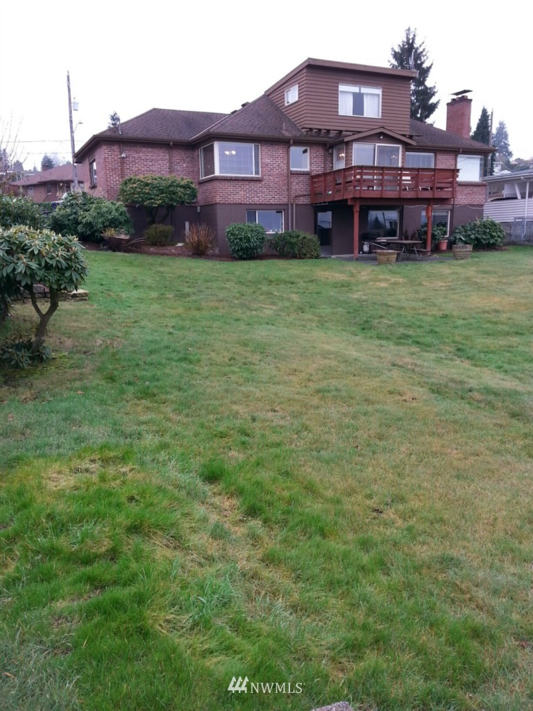 7554 South Sunnycrest Road Seattle, WA 98178 - Photo 8 of 17