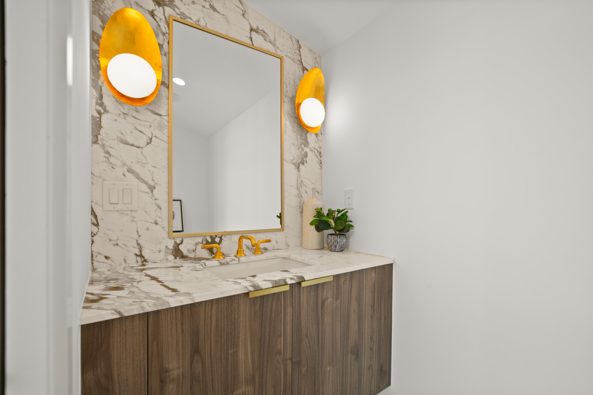 1805 Collier Street Austin, TX 78704 - Photo 25 of 39 Bathroom with vanity