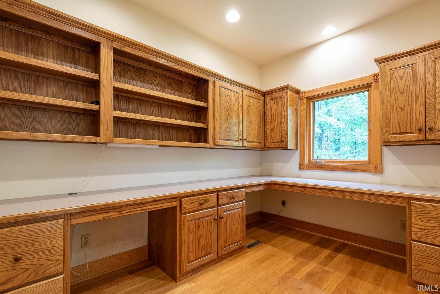 2557 South Smith Road Bloomington, IN 47401 - Photo 12 of 36