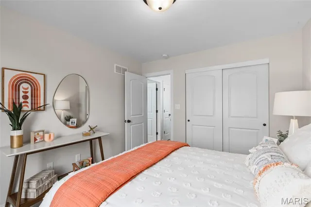 $469,900 | 2 Hickory At Langeneckert Farms Estates Street, St. Louis, MO 63129