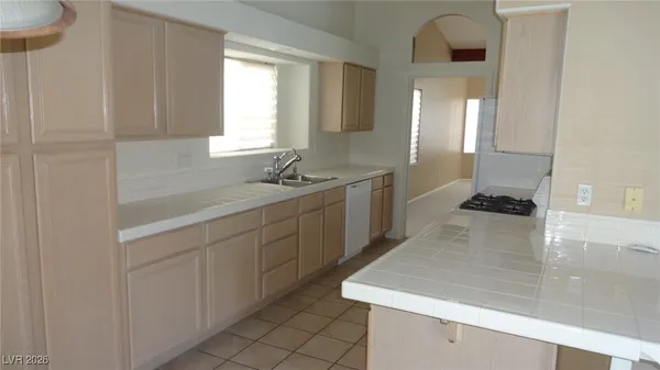 $2,500 | 509 Melrose Heights Street, Henderson, NV 89052