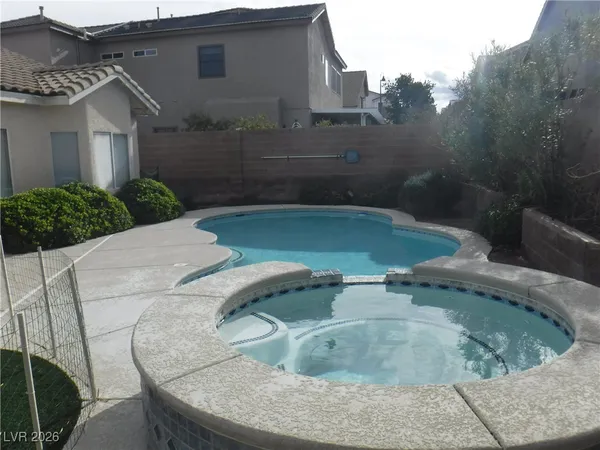$2,500 | 509 Melrose Heights Street, Henderson, NV 89052
