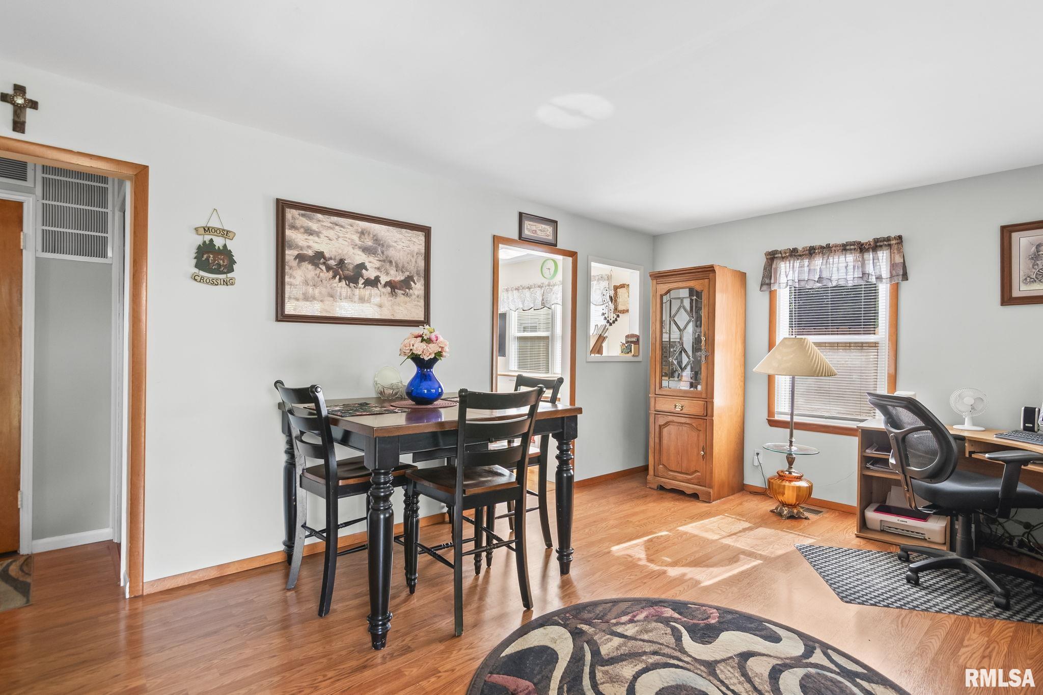 3061 Louise Lane Springfield, IL 62702 - Photo 6 of 36