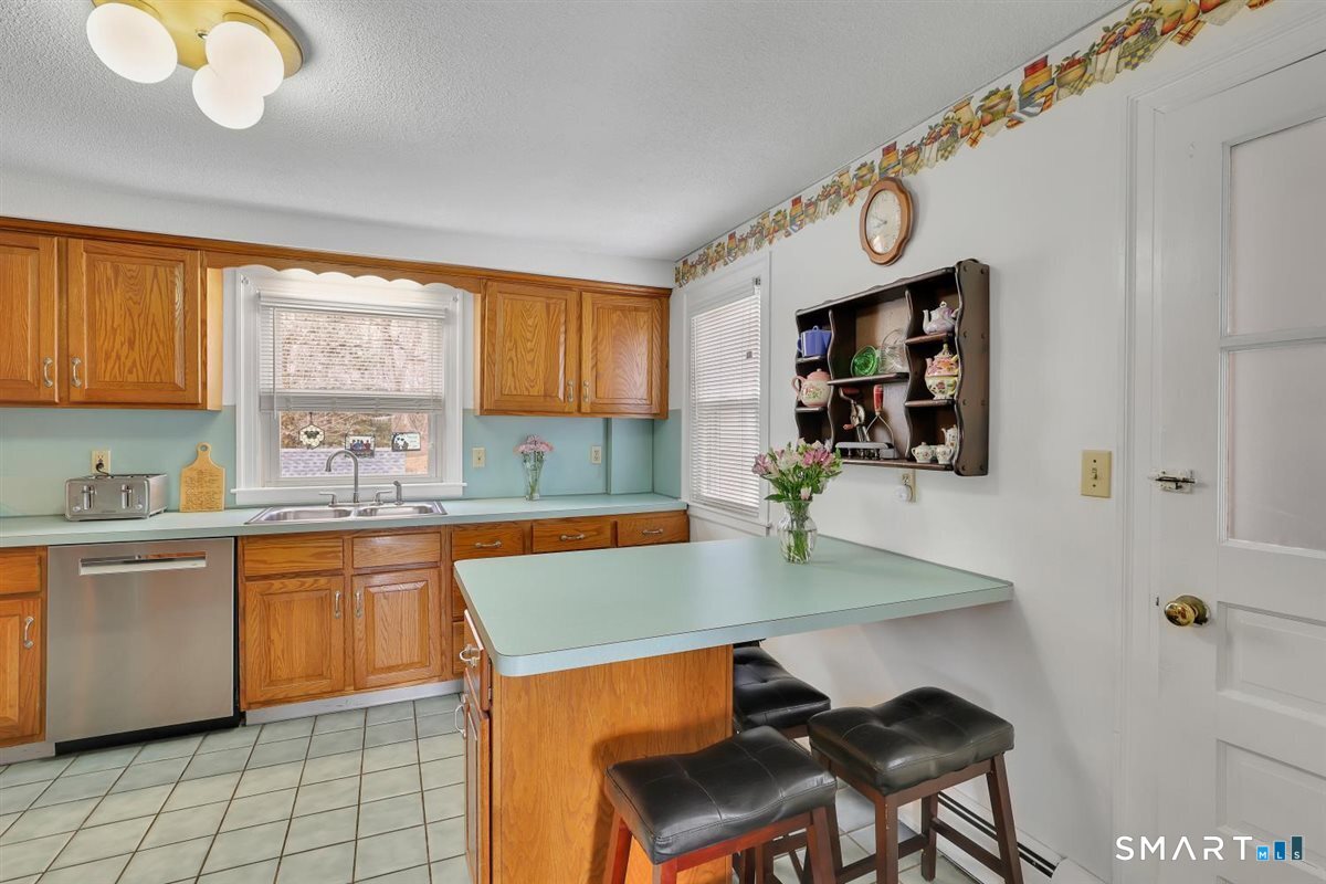 236 Cross Street Middletown, CT 06457 - Photo 11 of 39