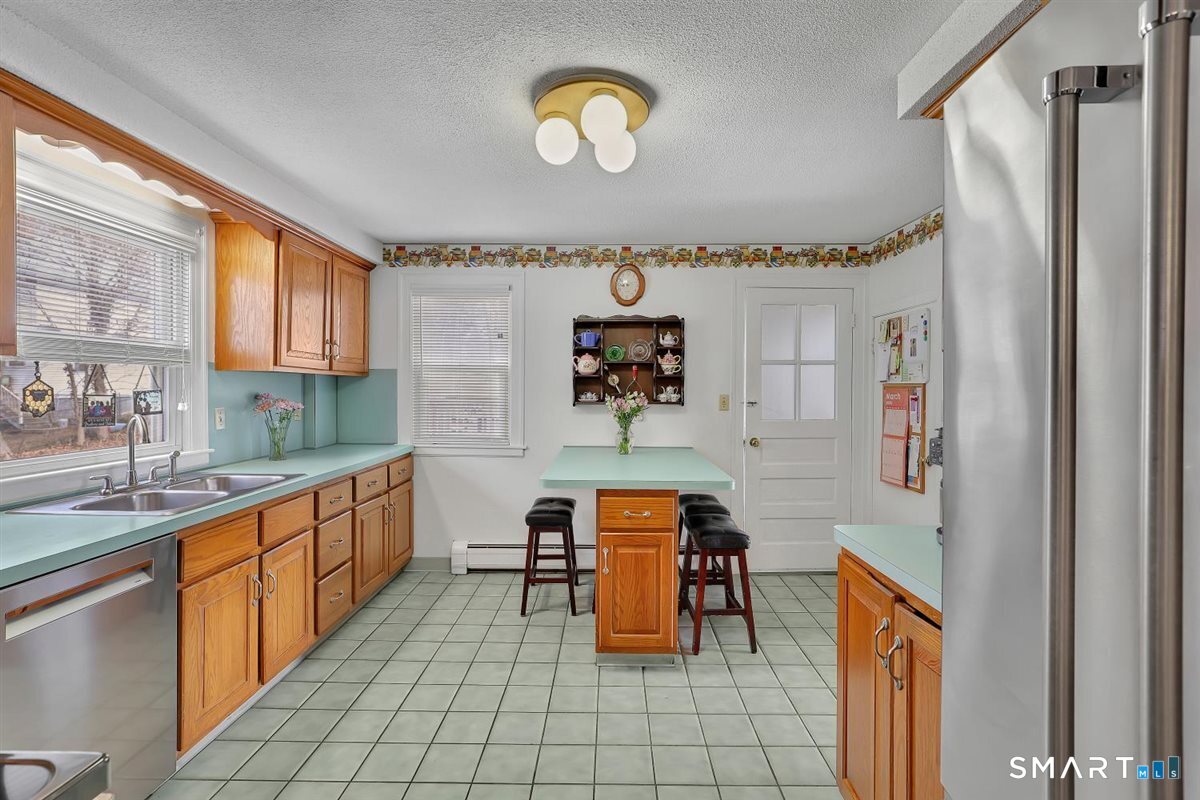 236 Cross Street Middletown, CT 06457 - Photo 13 of 39