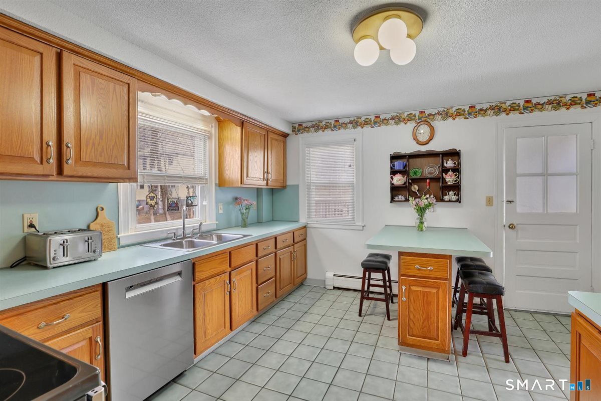 236 Cross Street Middletown, CT 06457 - Photo 14 of 39