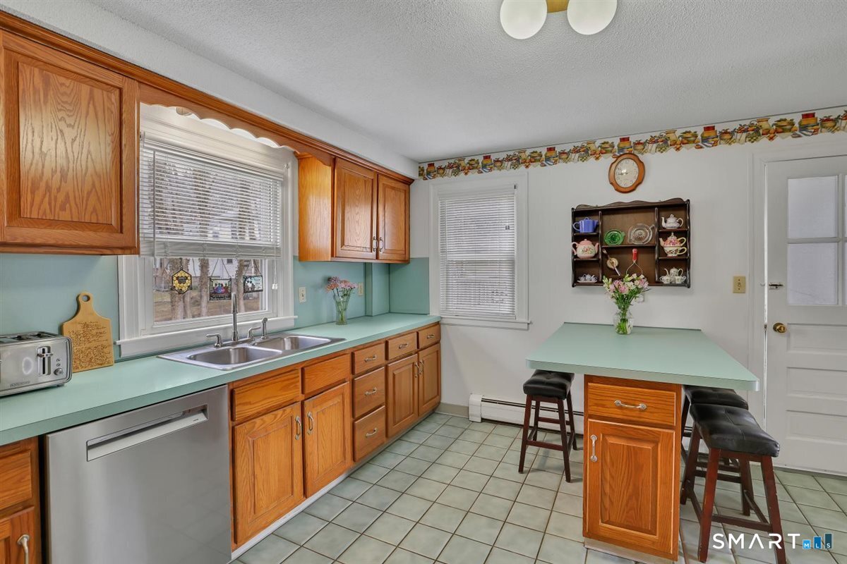 236 Cross Street Middletown, CT 06457 - Photo 16 of 39