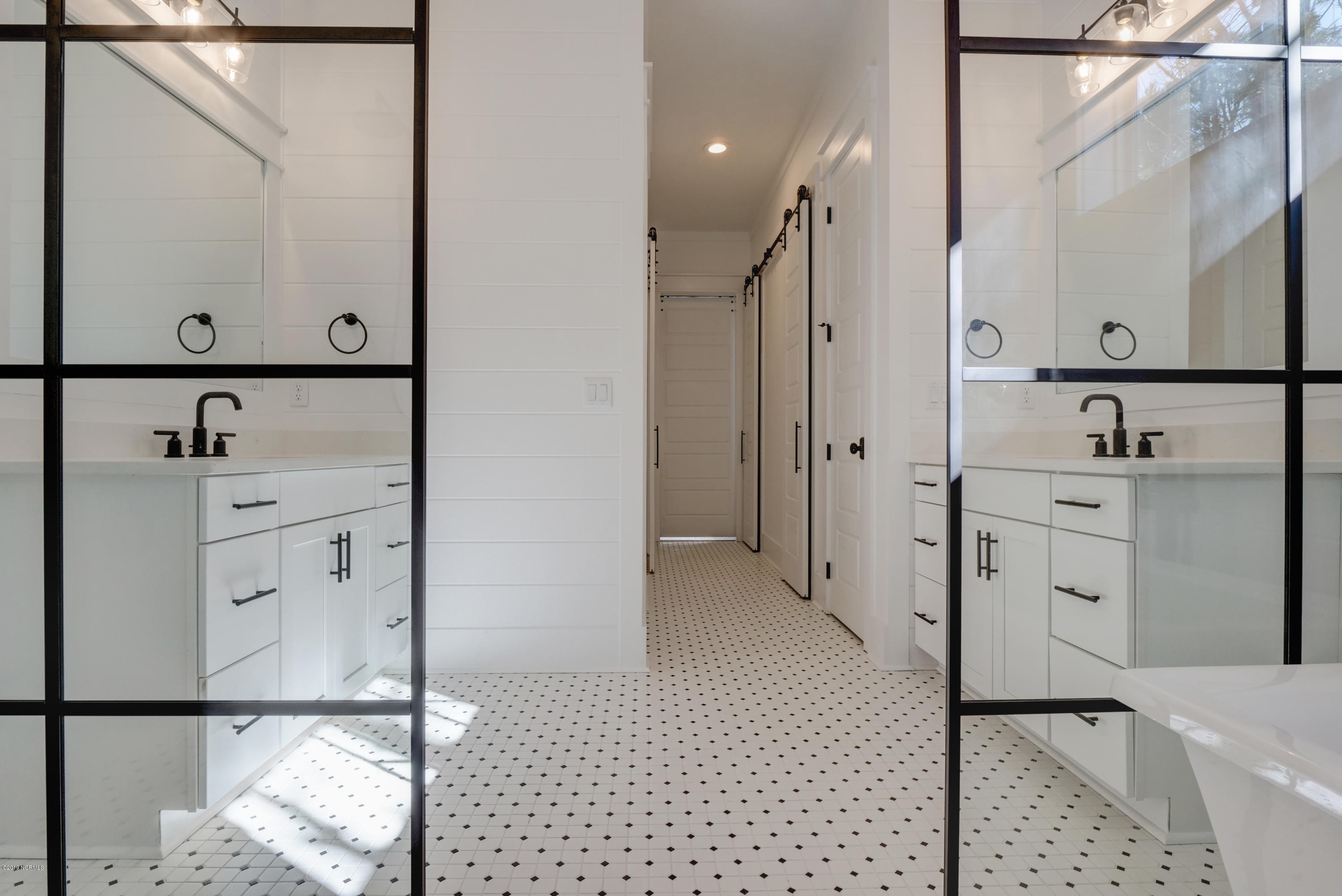 504 White Picket Way Holly Ridge, NC 28445 - Photo 20 of 54 Master Bath