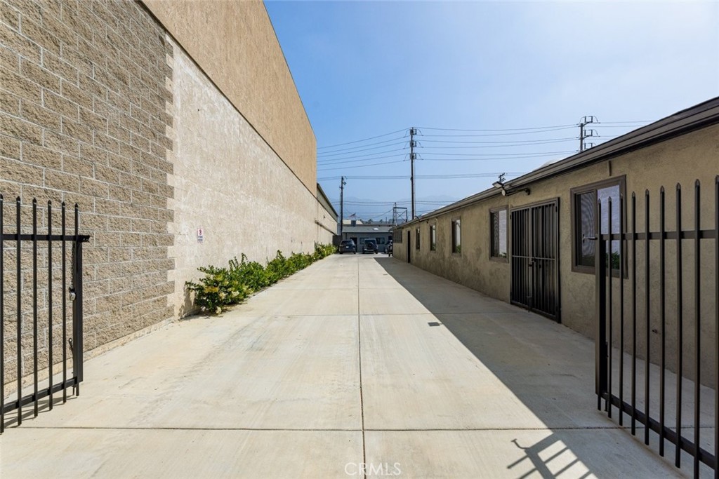 426 North Varney Street Burbank, CA 91502 - Photo 1 of 26