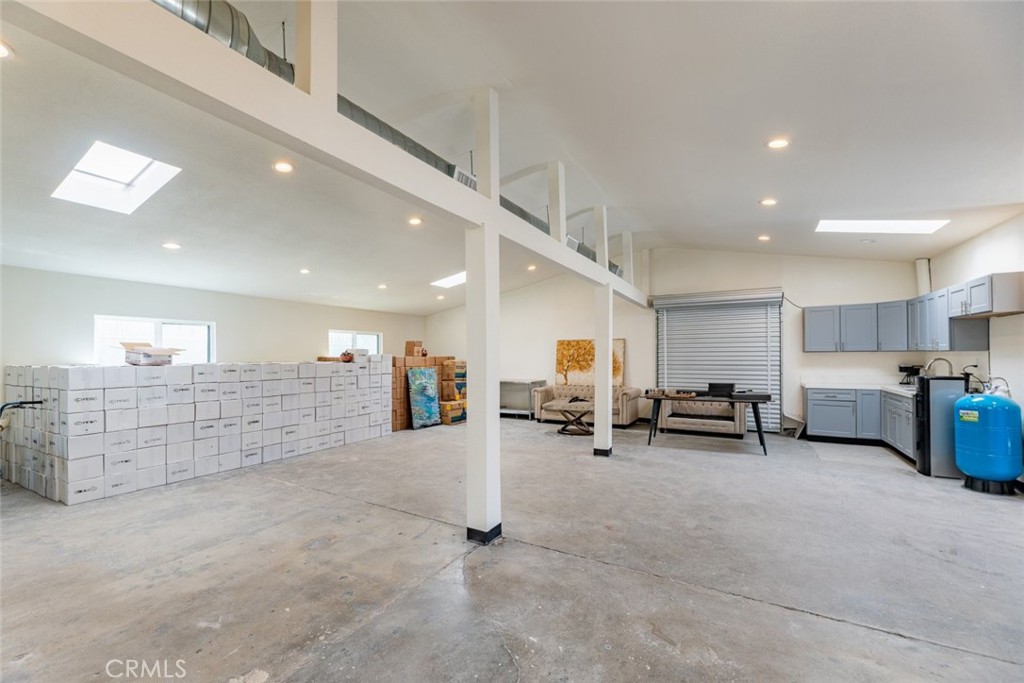 426 North Varney Street Burbank, CA 91502 - Photo 11 of 26