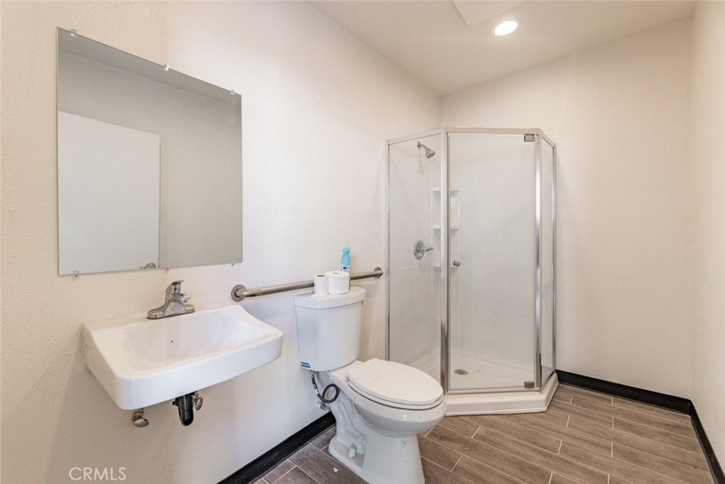 426 North Varney Street Burbank, CA 91502 - Photo 16 of 26