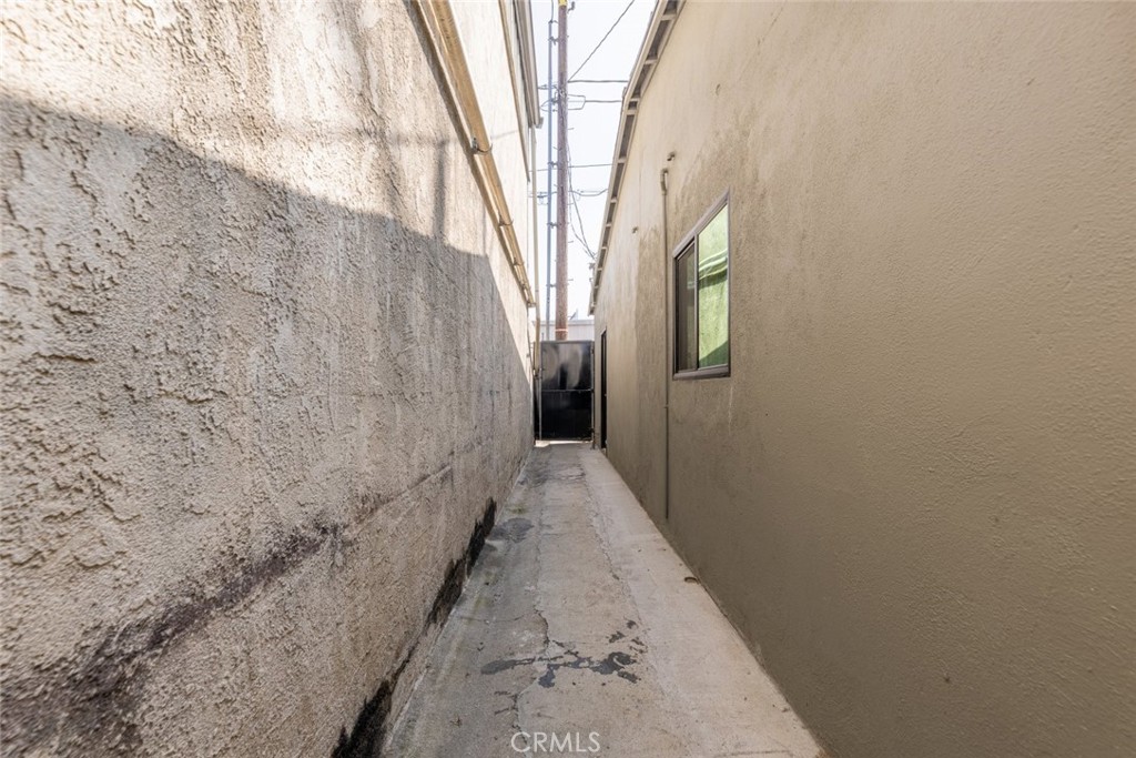 426 North Varney Street Burbank, CA 91502 - Photo 17 of 26