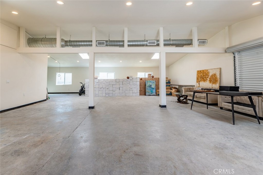 426 North Varney Street Burbank, CA 91502 - Photo 9 of 26